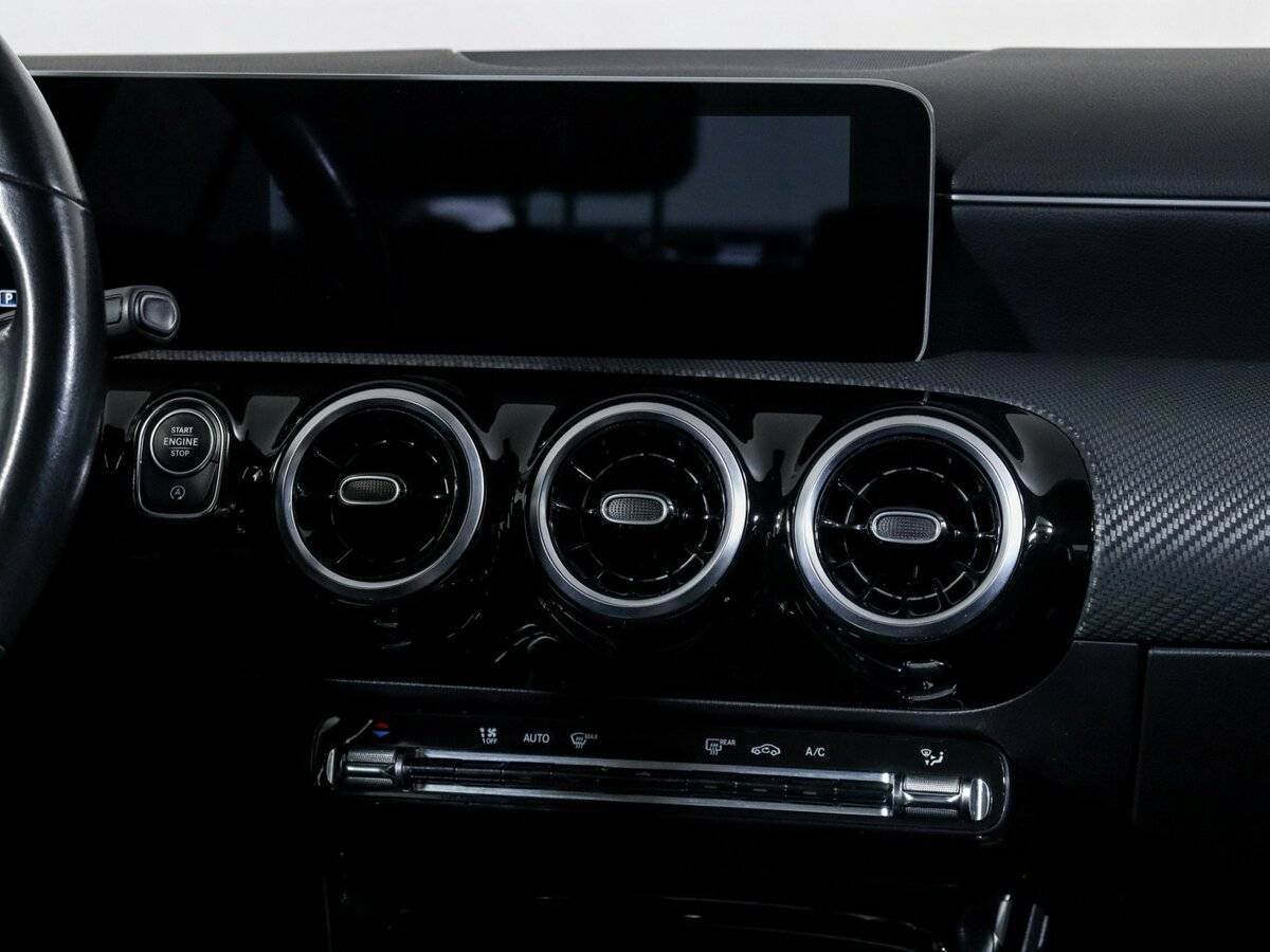 Mercedes-Benz CLA 200, 2019 Фото №13