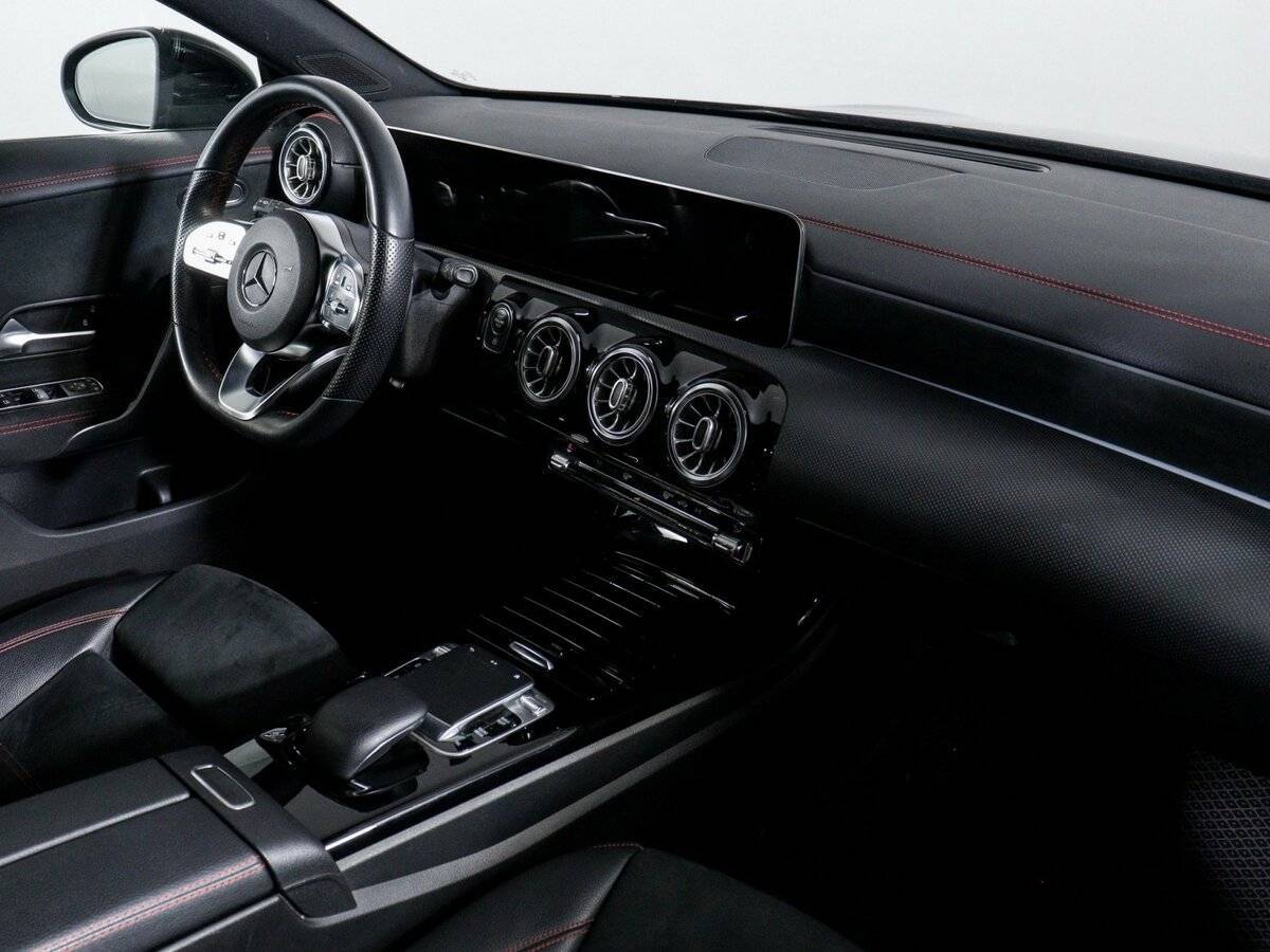Mercedes-Benz CLA 200, 2019 Фото №13