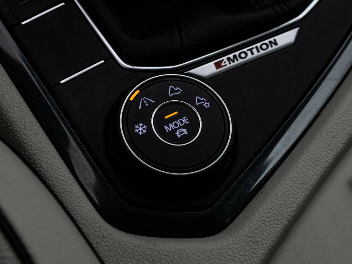 Volkswagen Tiguan, 2020 Фото №12