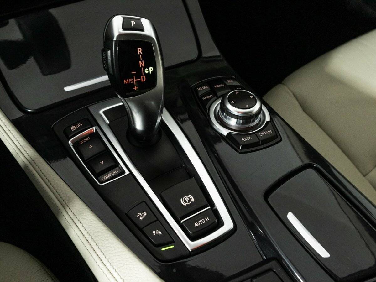 BMW 5 серии 528i xDrive, 2013 Фото №20