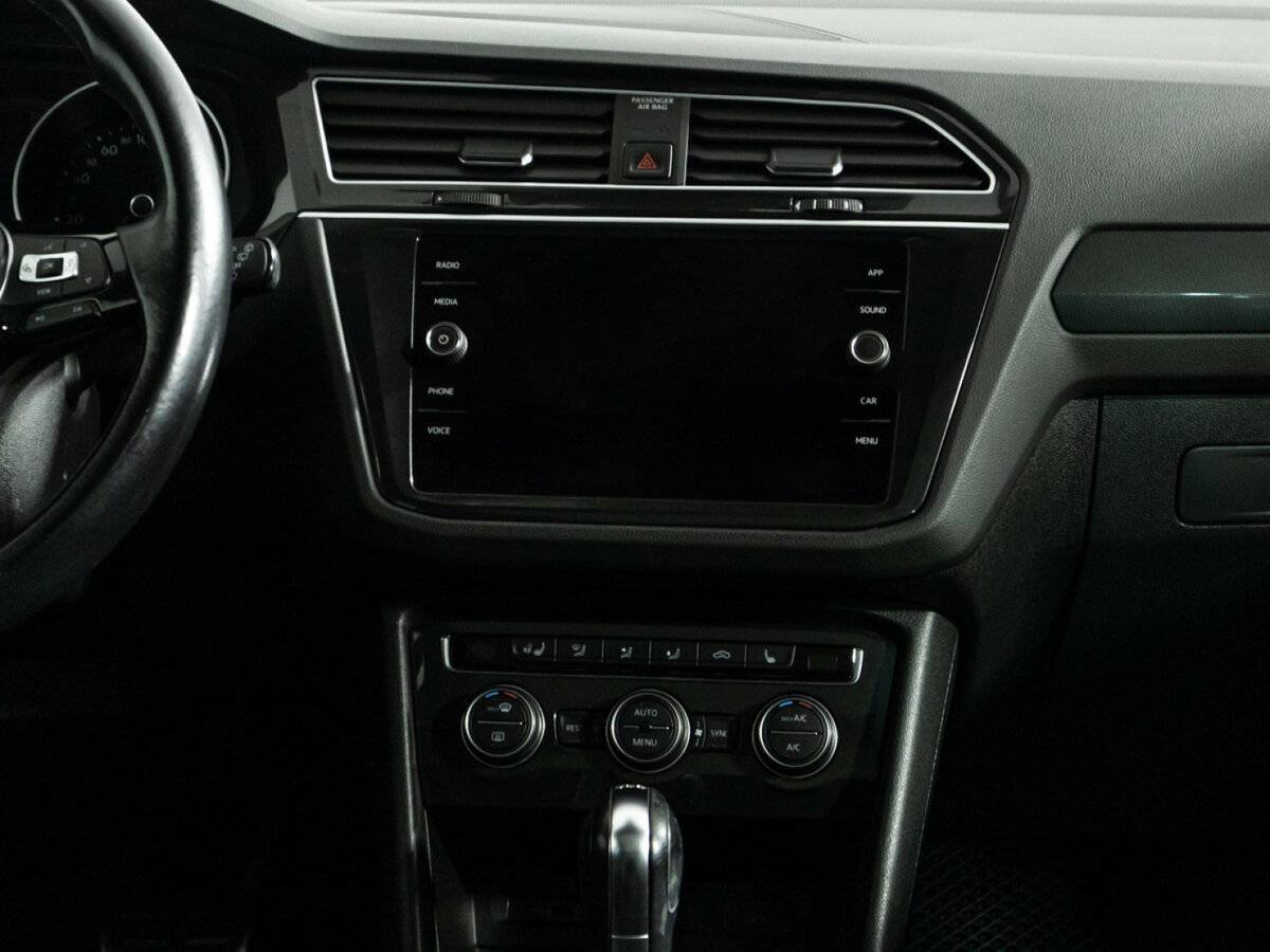 Volkswagen Tiguan, 2019 Фото №14