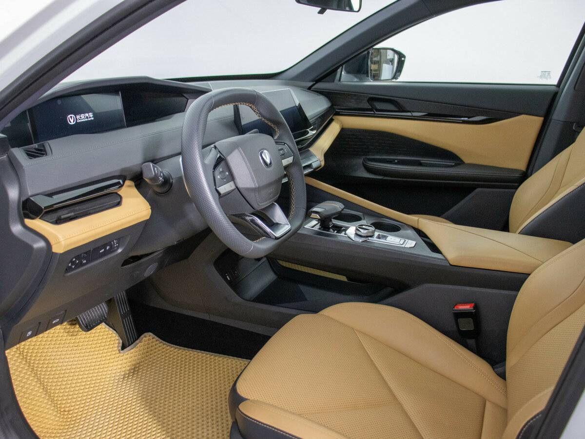 Changan UNI-V, 2023 Фото №10