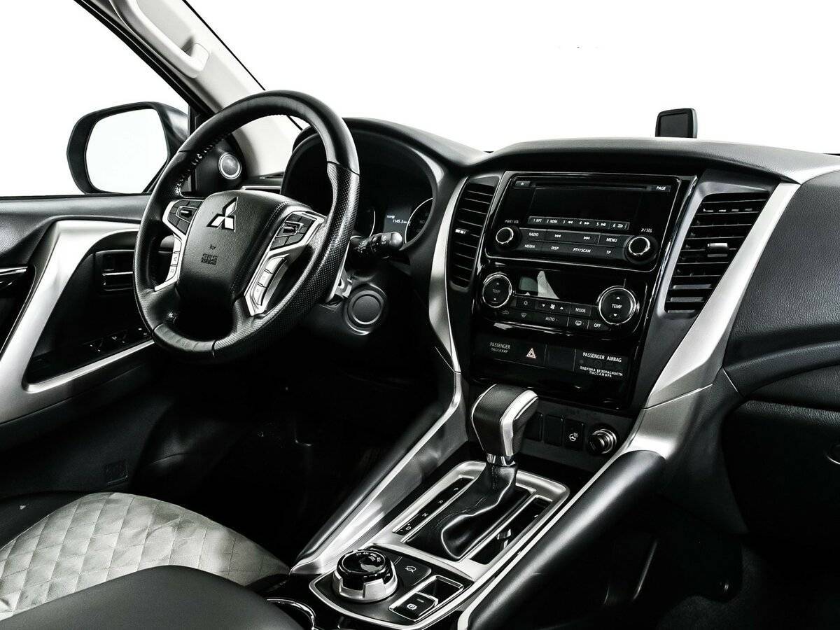 Mitsubishi Pajero Sport, 2018 Фото №9