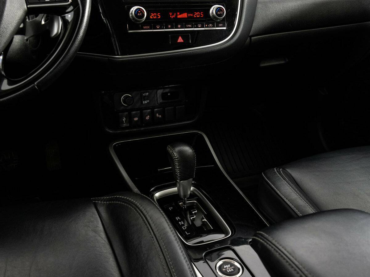 Mitsubishi Outlander, 2020 Фото №15