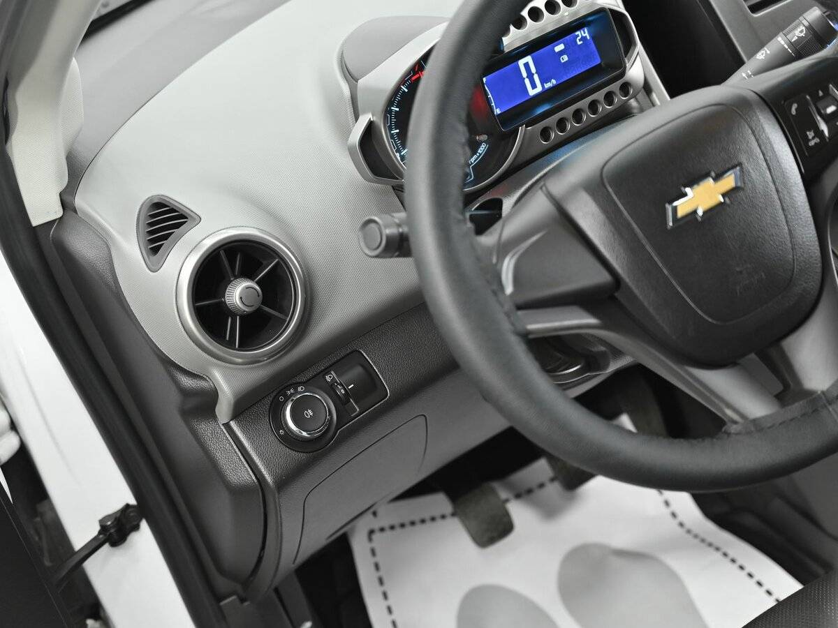 Chevrolet Aveo, 2012 Фото №7