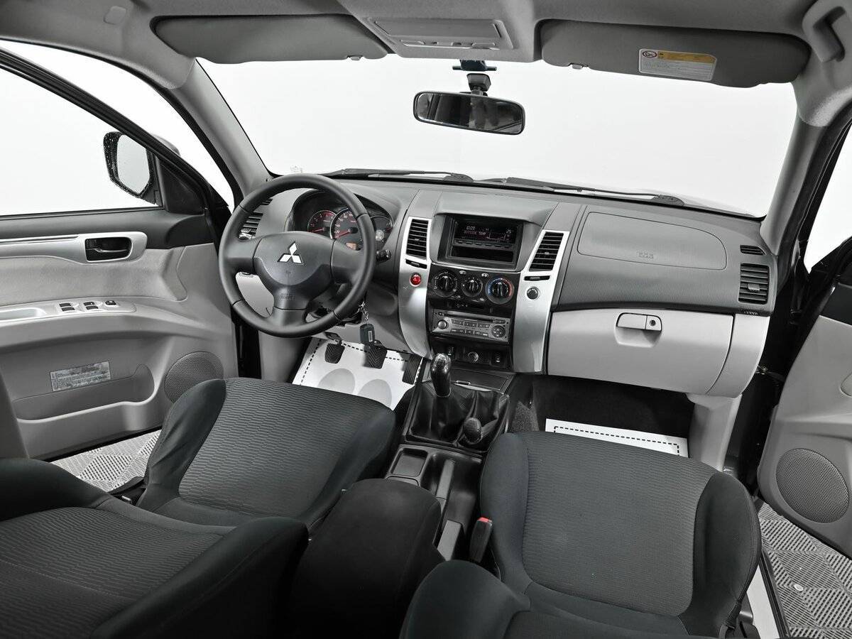 Mitsubishi Pajero Sport, 2012 Фото №11