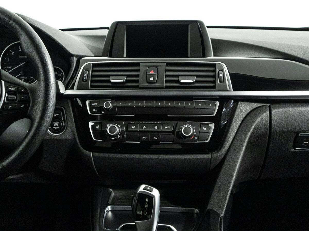 BMW 3 серии 320i xDrive, 2018 Фото №14