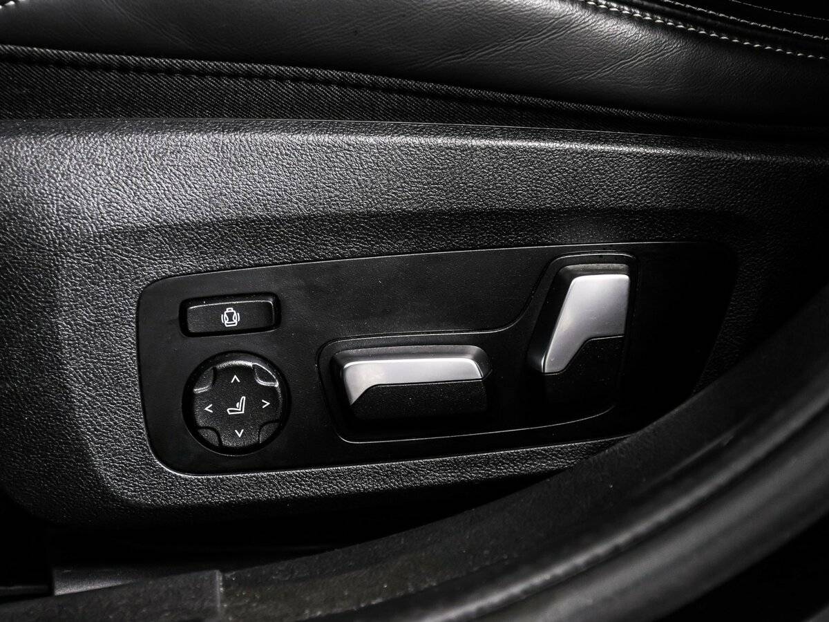 BMW 3 серии 320d xDrive, 2019 Фото №18