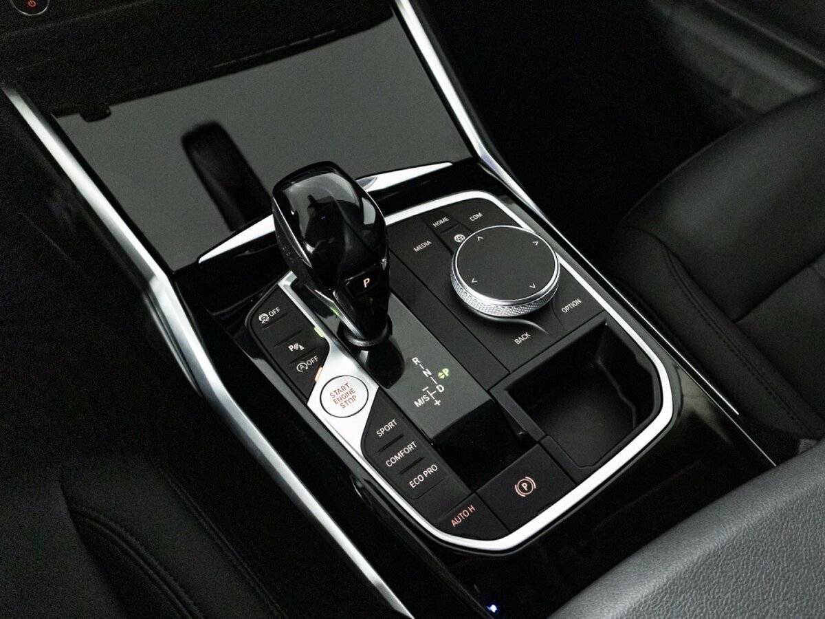 BMW 3 серии 318i, 2020 Фото №18