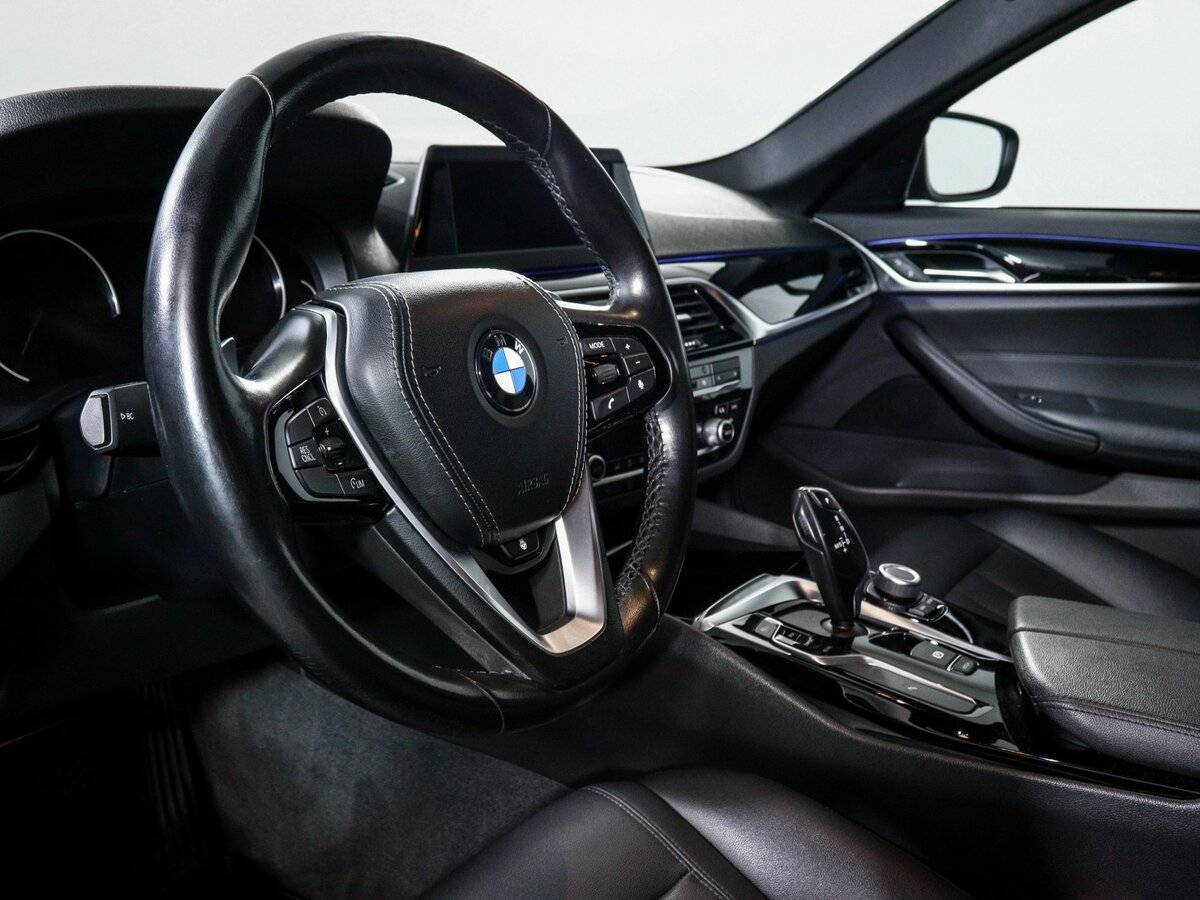 BMW 5 серии 520d xDrive, 2018 Фото №14