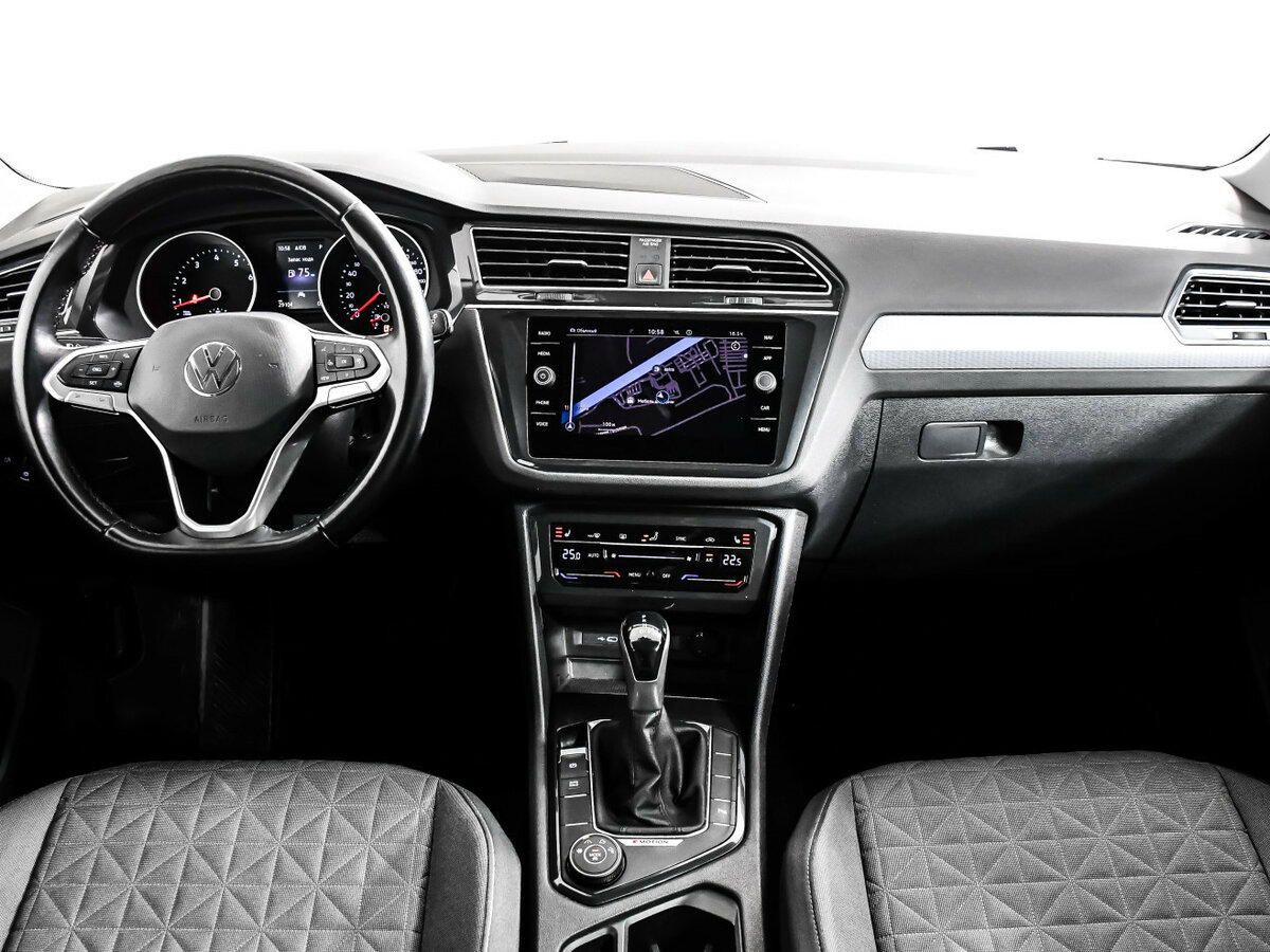 Volkswagen Tiguan II Рестайлинг, 2020 Фото №11