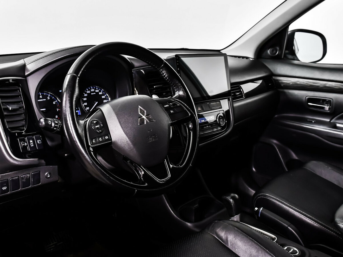 Mitsubishi Outlander III Рестайлинг 2, 2016 Фото №10