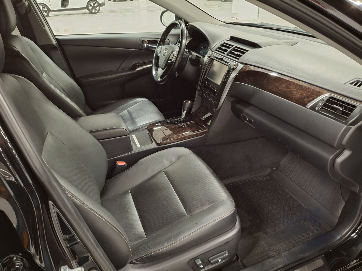 Toyota Camry VII (XV50) Рестайлинг, 2014 Фото №10