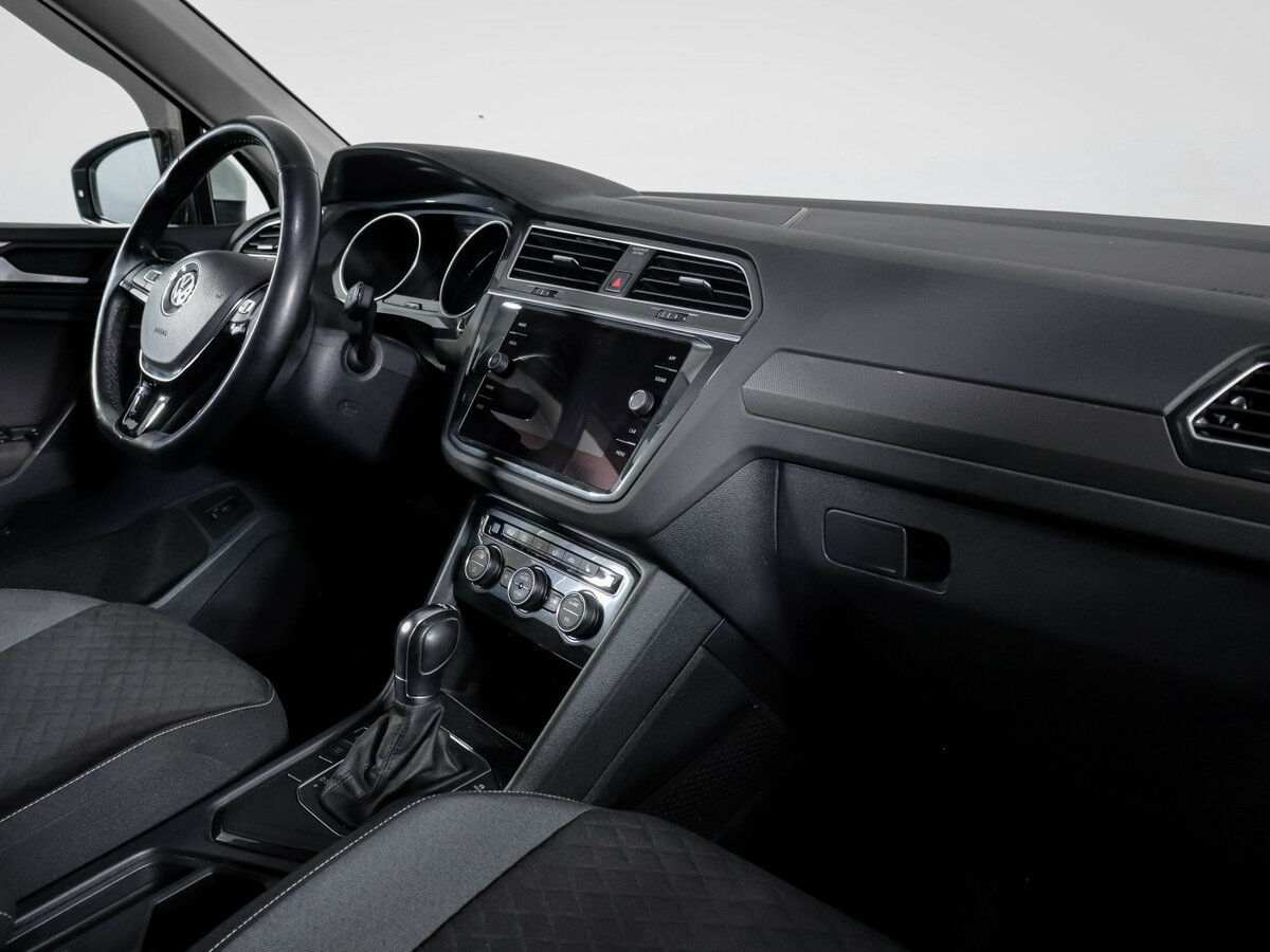Volkswagen Tiguan II, 2018 Фото №9