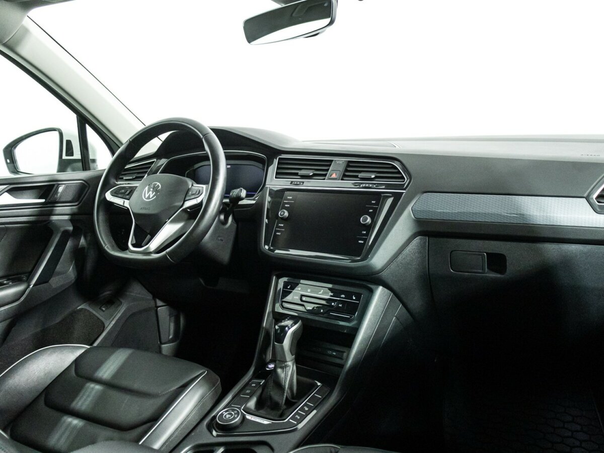 Volkswagen Tiguan II Рестайлинг, 2021 Фото №9