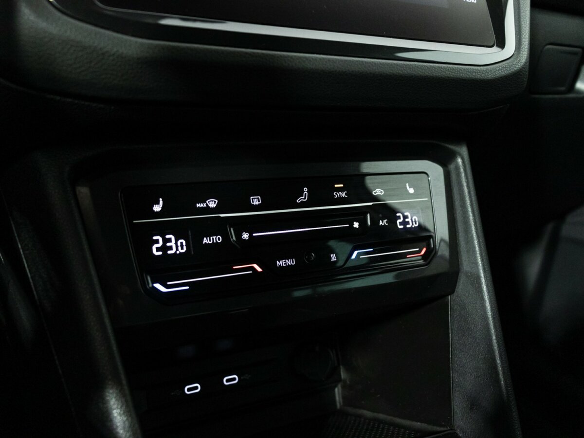 Volkswagen Tiguan II Рестайлинг, 2021 Фото №16