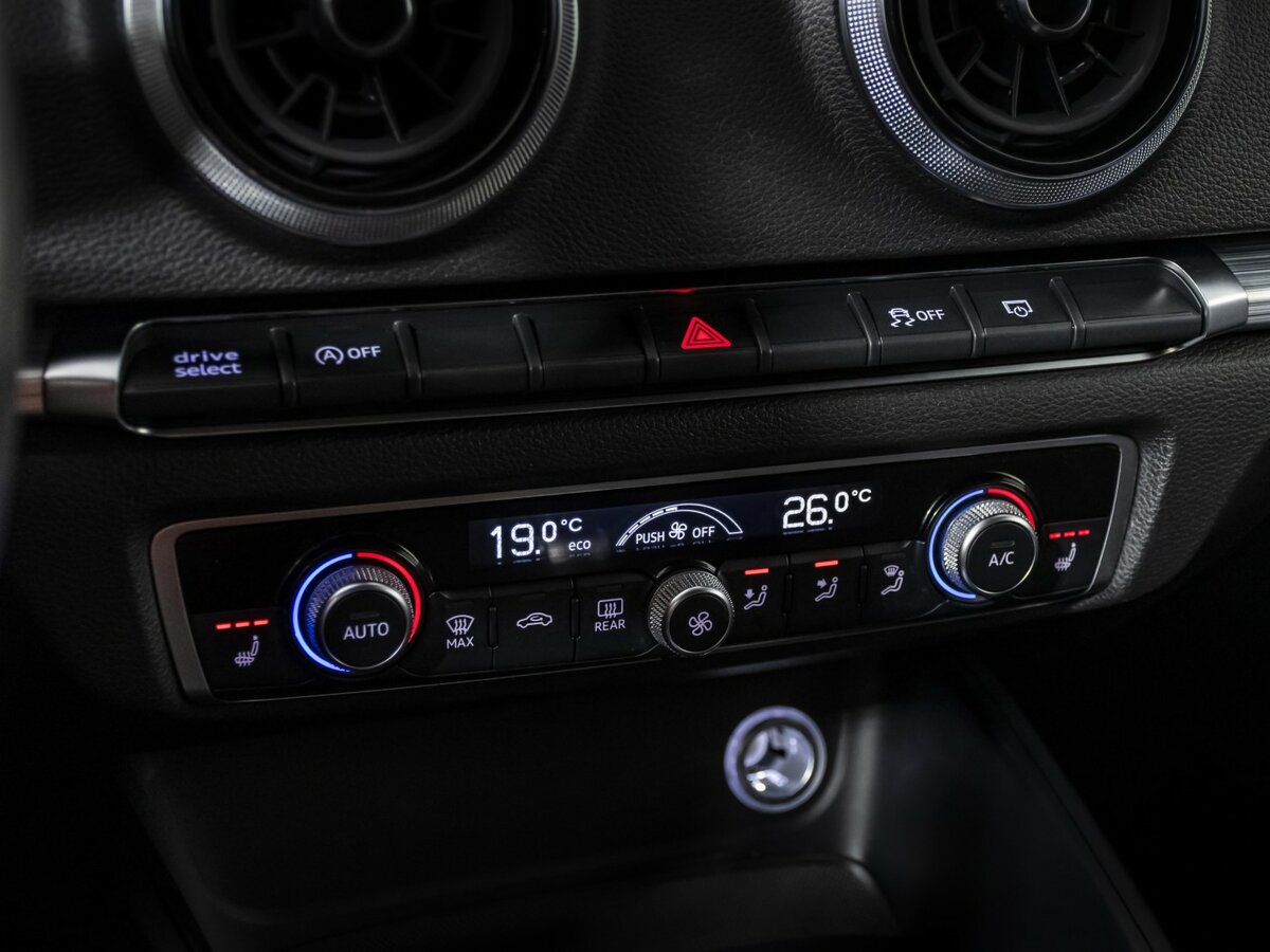 Audi A3 III (8V) Рестайлинг, 2018 Фото №14