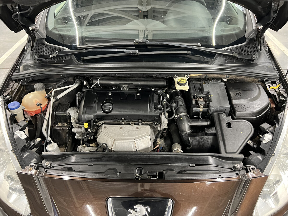 Peugeot 308 I Рестайлинг, 2012 Фото №9