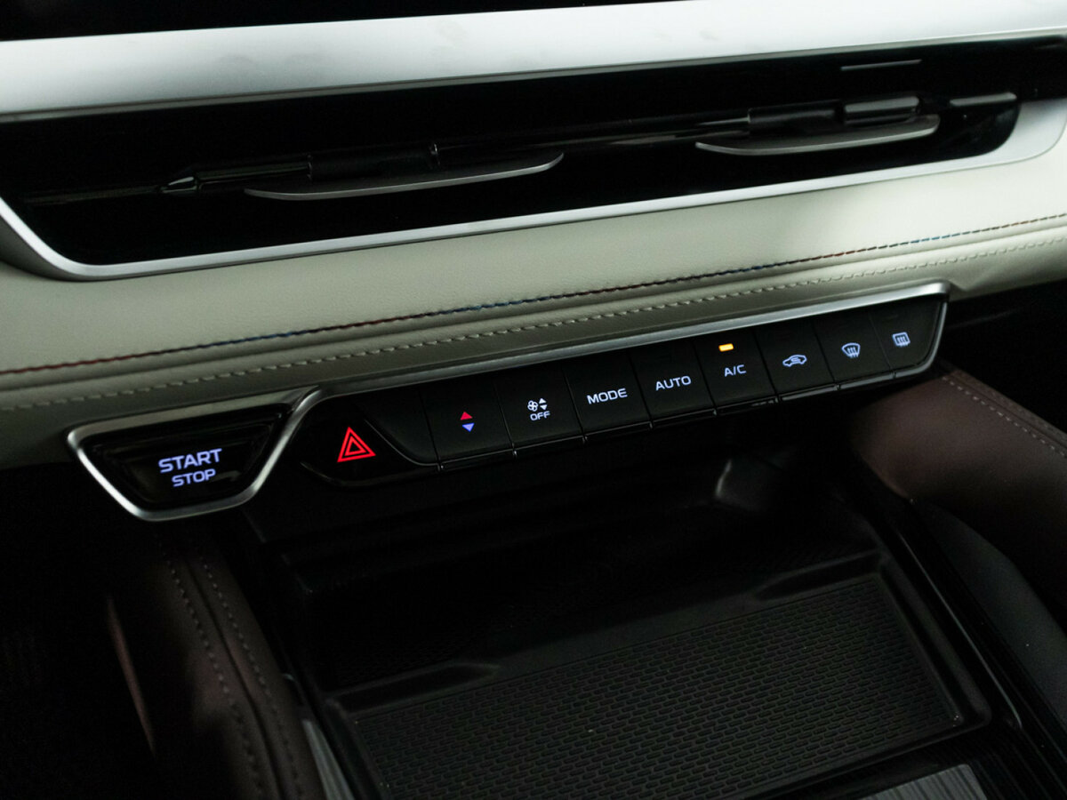 Geely Monjaro I, 2023 Фото №23