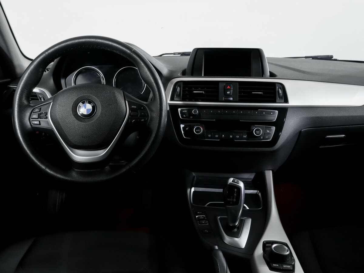 BMW 1 серии 118i II (F20/F21) Рестайлинг 2, 2018 Фото №12