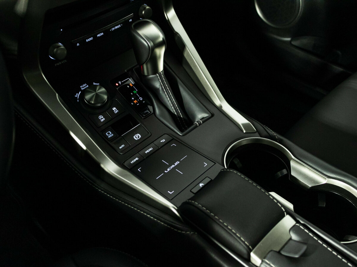 Lexus NX 200 I Рестайлинг, 2019 Фото №17