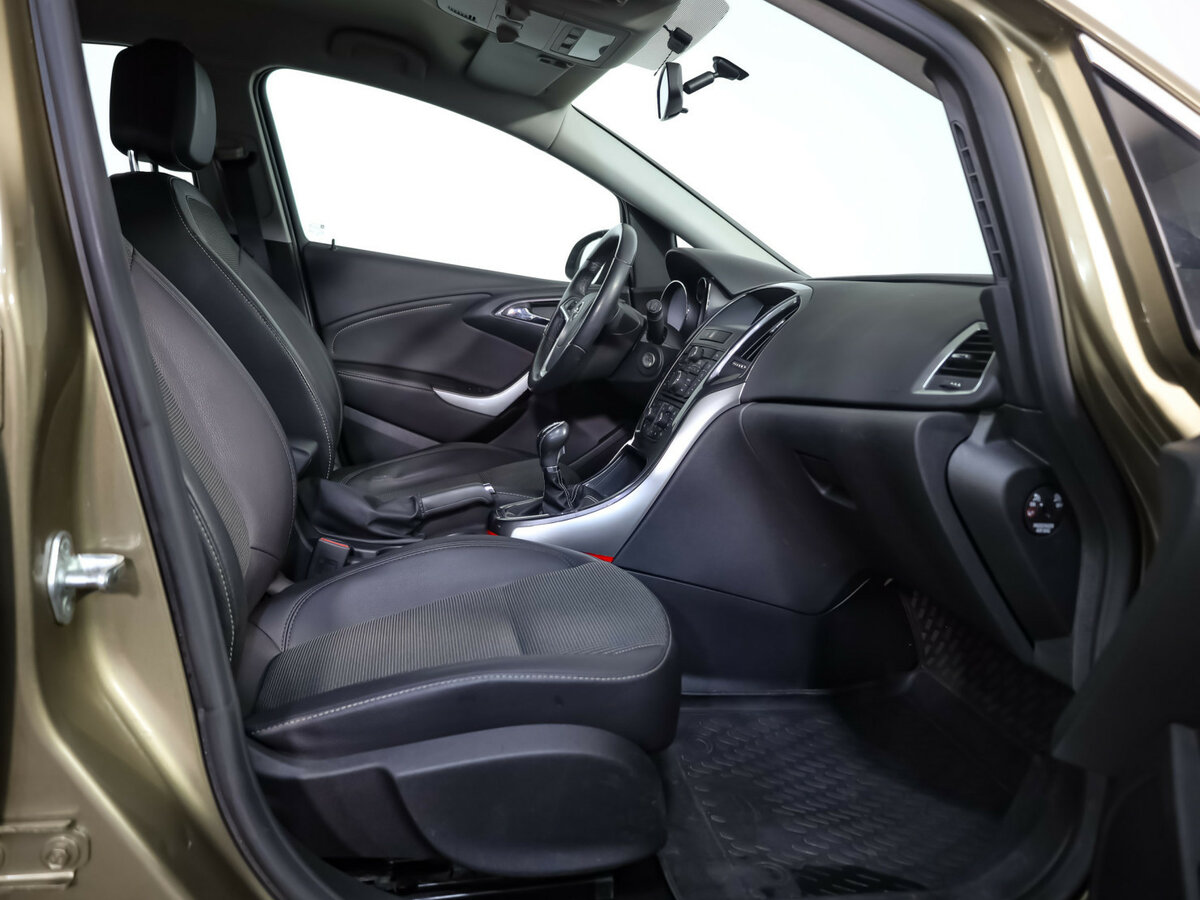 Opel Astra J, 2012 Фото №17