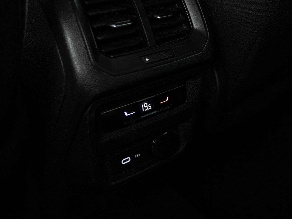 Volkswagen Tiguan II Рестайлинг, 2022 Фото №17