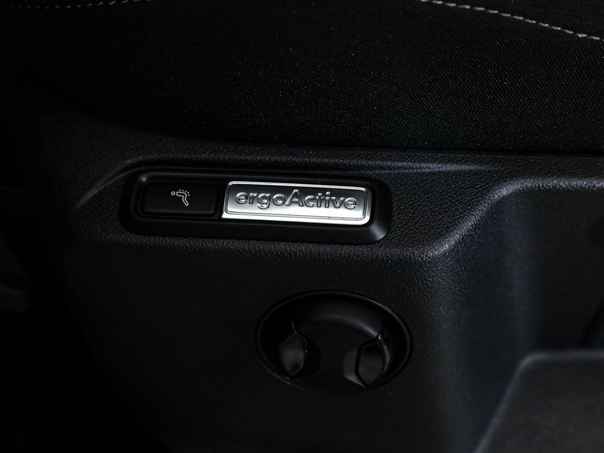 Volkswagen Tiguan II Рестайлинг, 2021 Фото №17