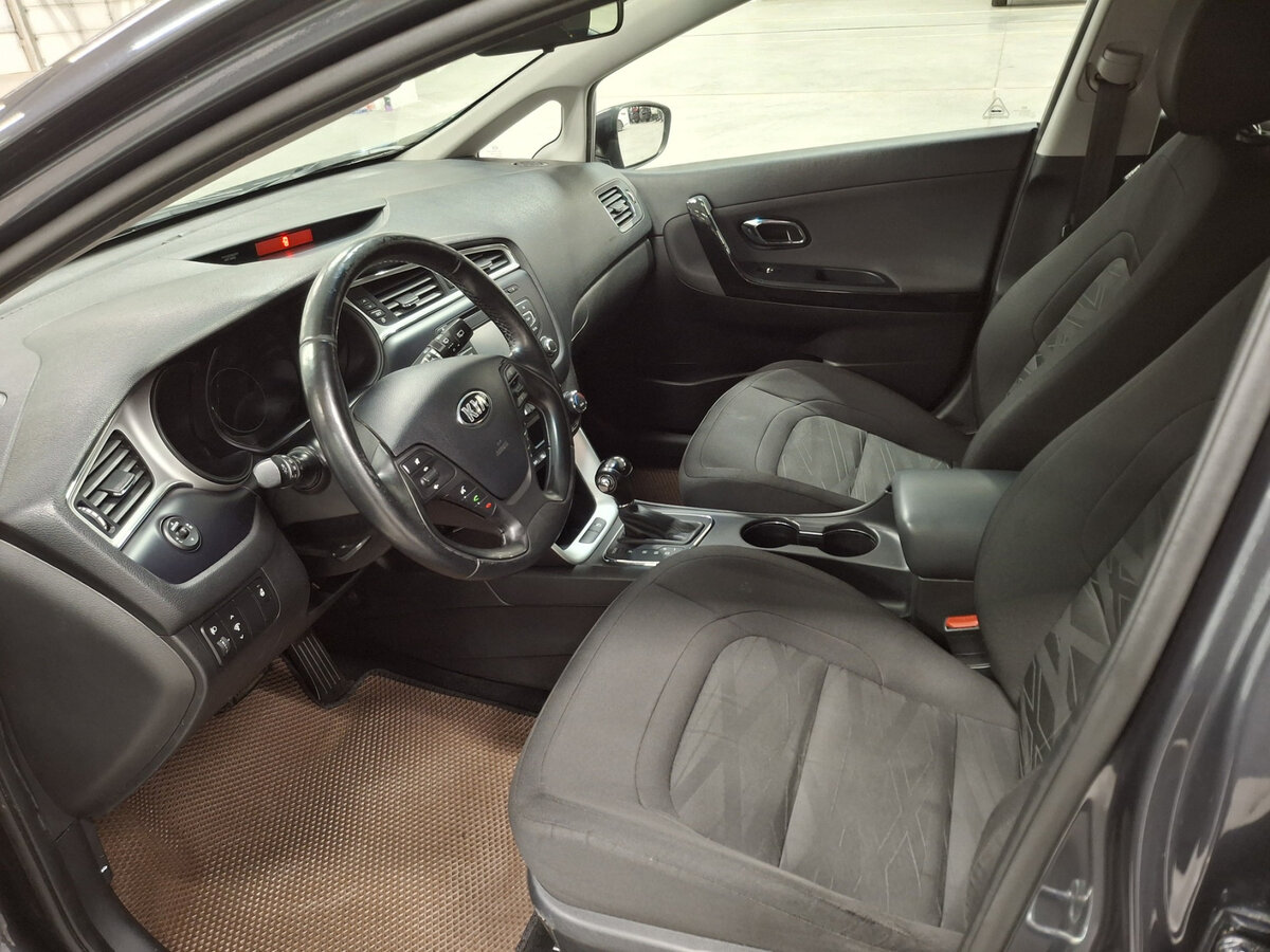 Kia Ceed II Рестайлинг, 2018 Фото №16