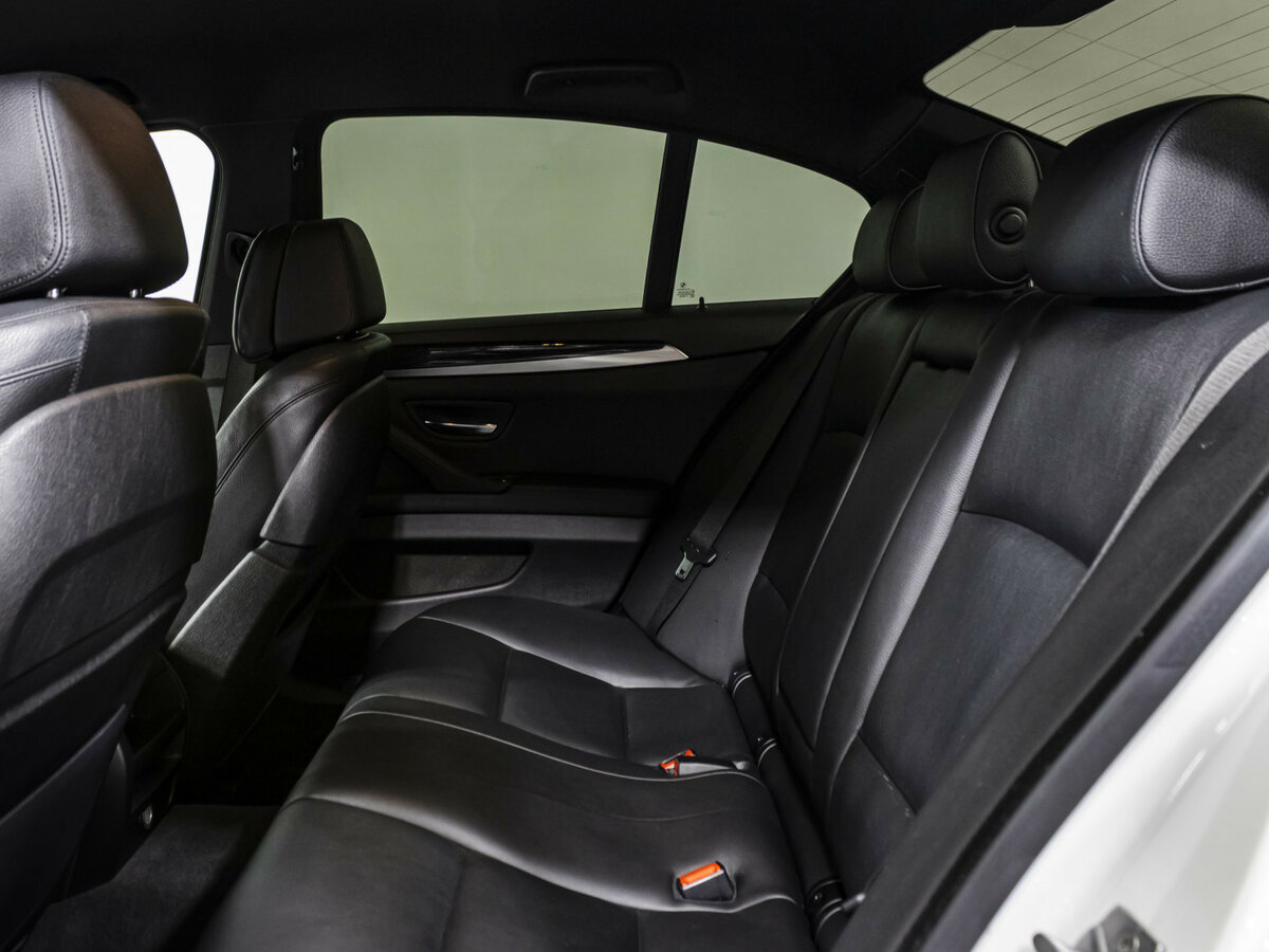 BMW 5 серии 528i xDrive VI (F10/F11/F07) Рестайлинг, 2016 Фото №12